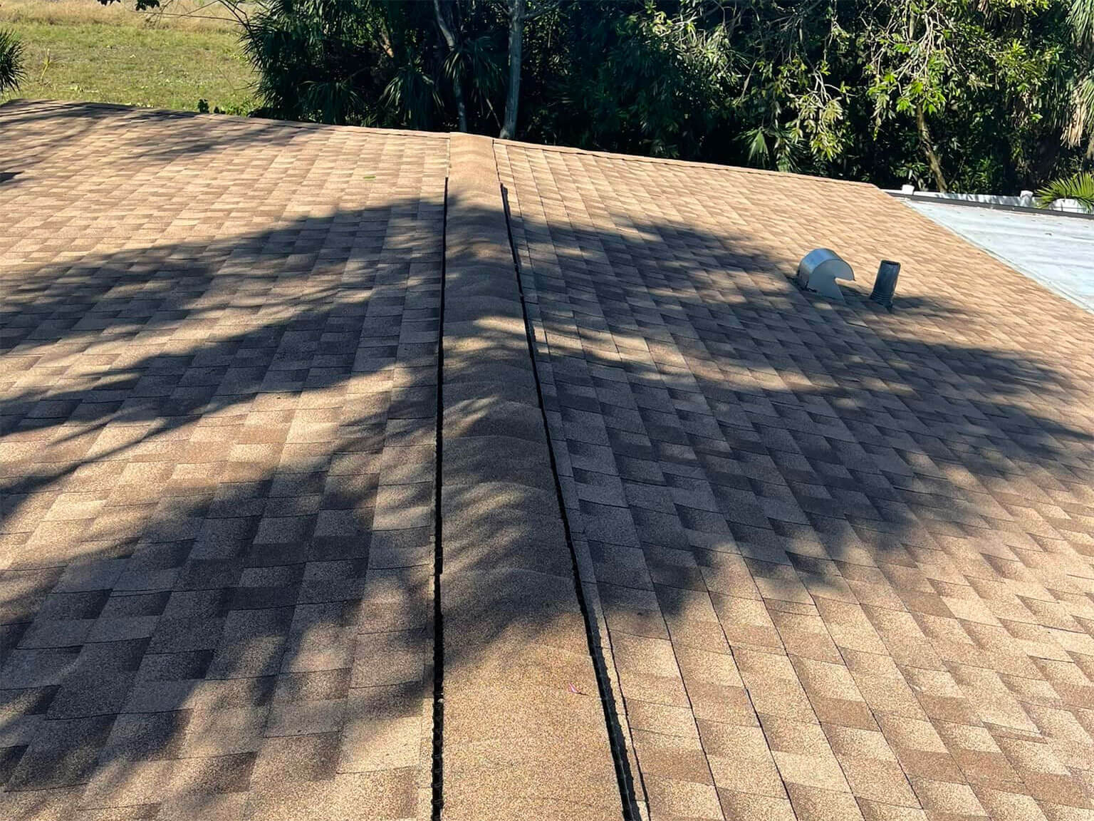Brown shingle roof in Florida